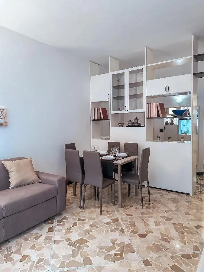 Private Parking A Due Passi Dalla Stazione Rapallo Apartment