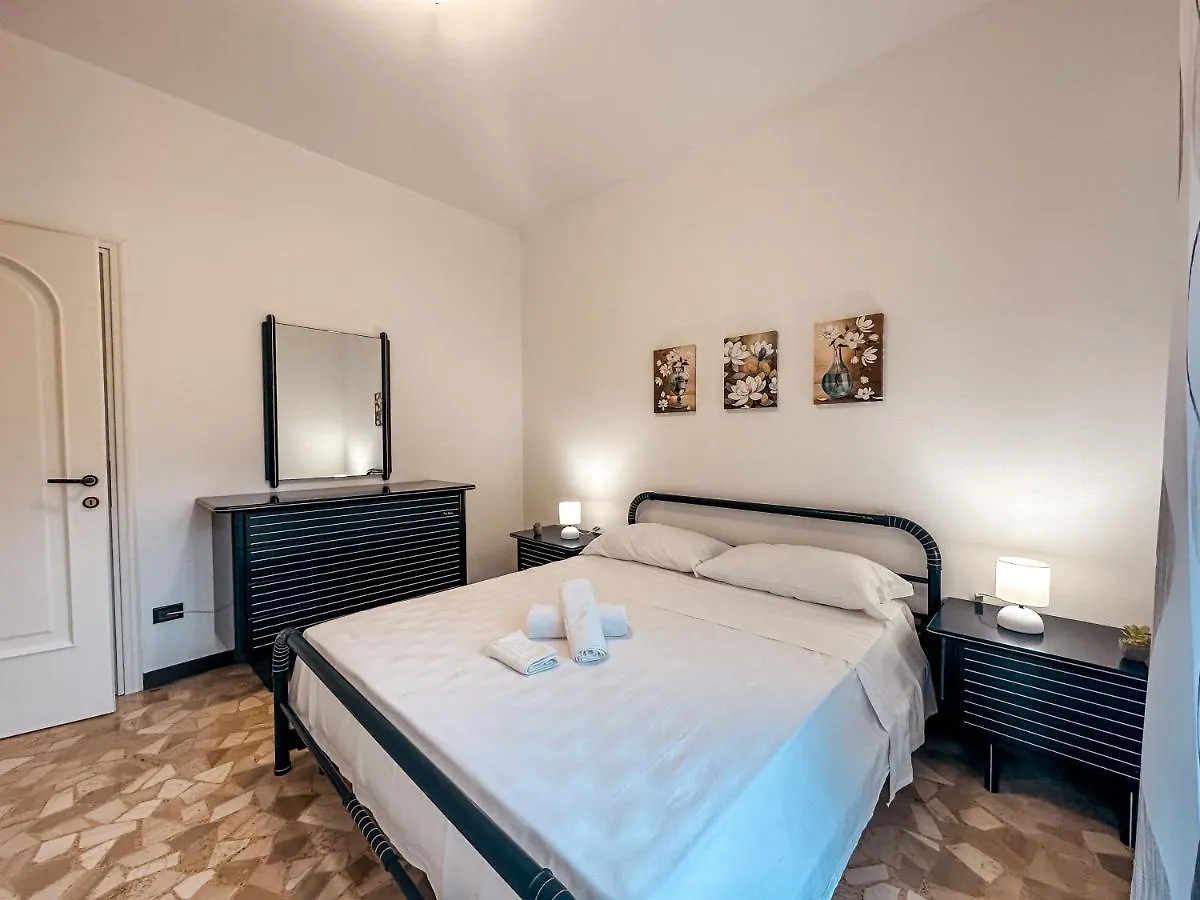 Private Parking A Due Passi Dalla Stazione Rapallo 0*,  Italy